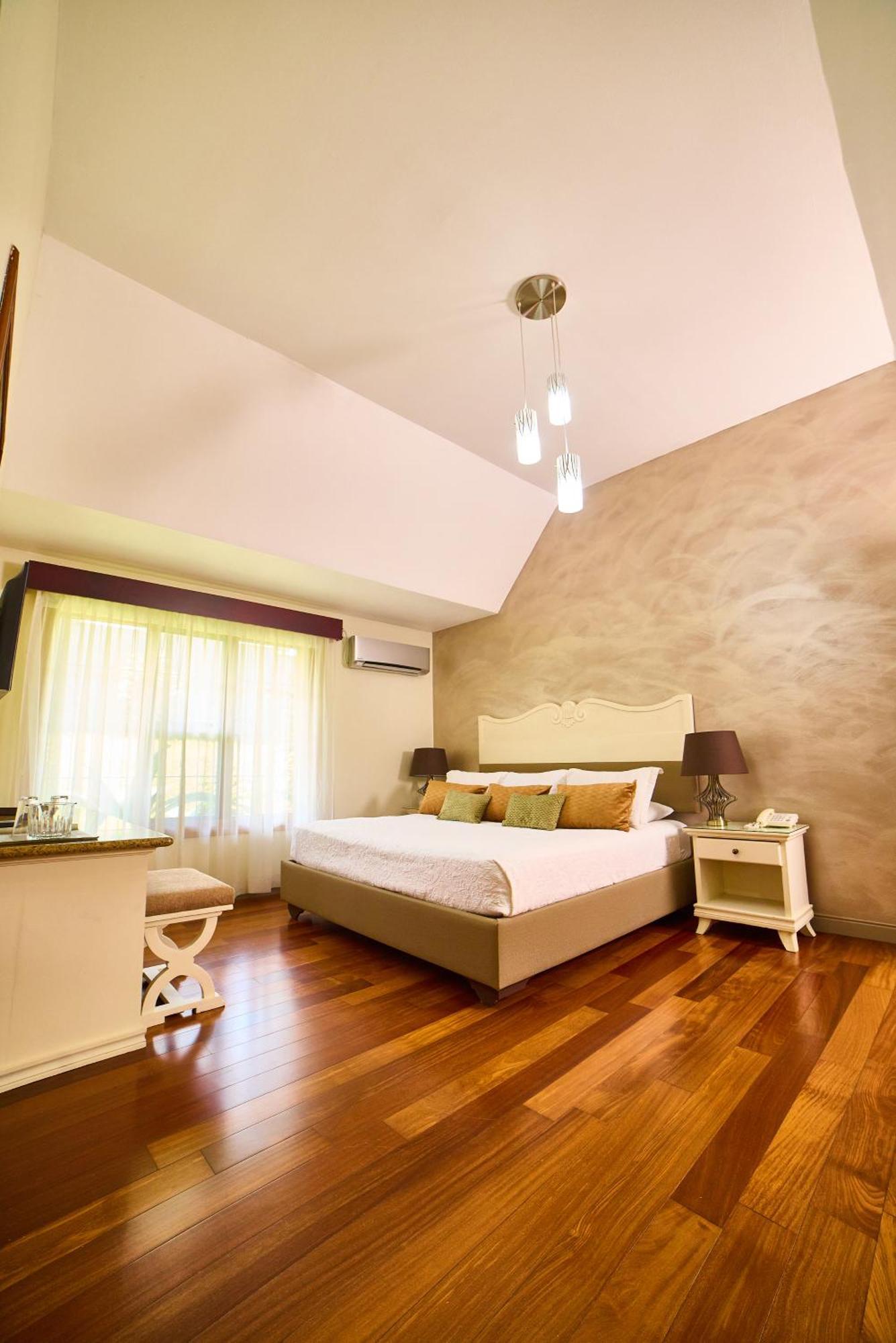 El Rodeo Boutique & Steakhouse 4*